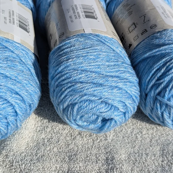 Loops And Threads Shabby Baby Blue Yarn, 3 Skiens New, Same Dye Lot - Picture 8 of 8
